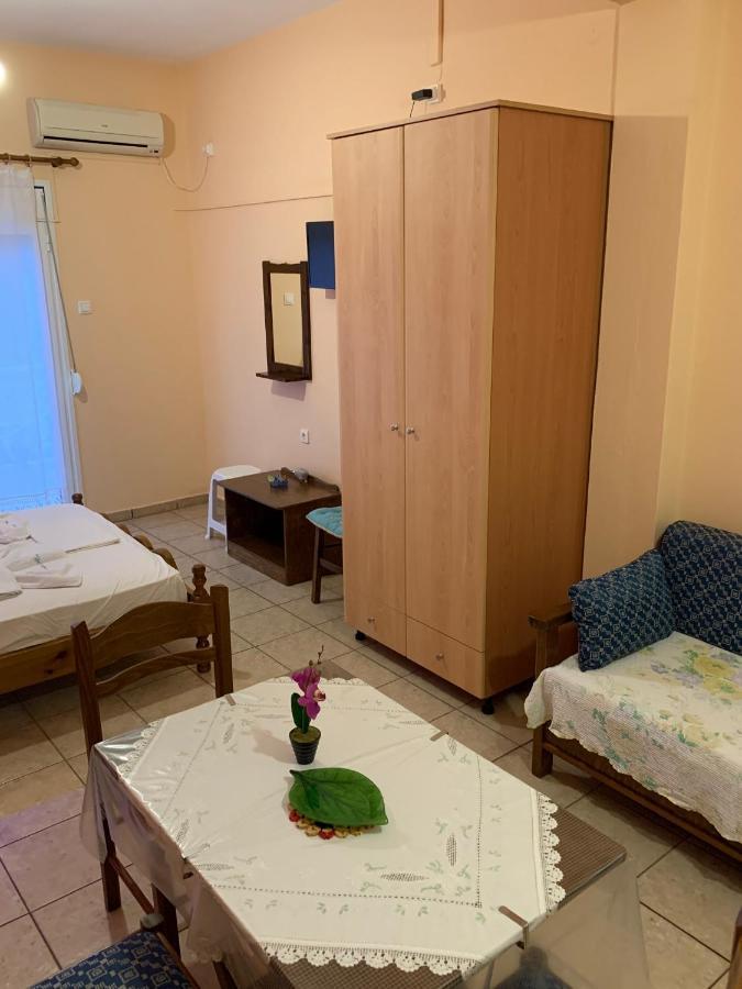Kostas Rooms Votsi  Exteriér fotografie
